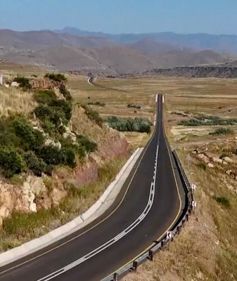 Carretera_china_en_Lesotho_revoluciona_la_movilidad_diaria video poster