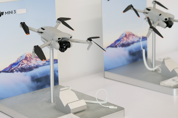 EE_UU__retira_plan_de_restricciones_a_drones_chinos