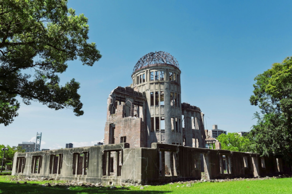Hiroshima y Nagasaki exigen a Japón mantener sus principios no nucleares