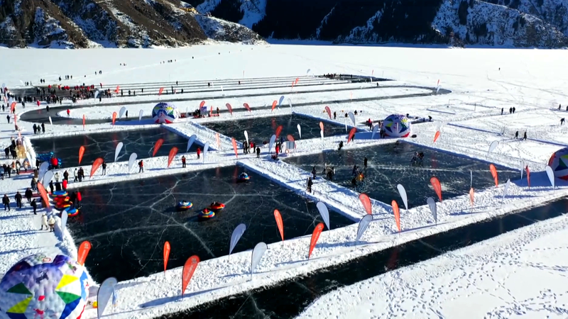 Xinjiang redefine la aventura invernal con su paraíso de hielo video poster