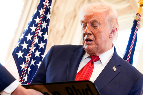 Trump vincula Groenlandia y Nobel de la Paz en polémica carta