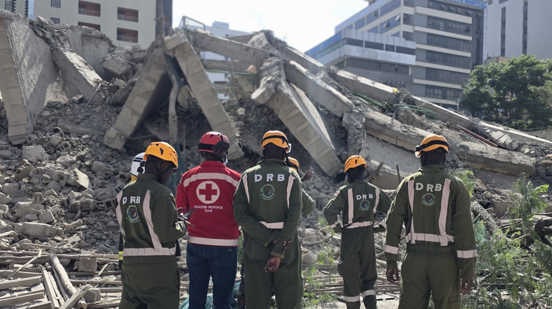 Derrumbe en Nairobi: edificio de 16 pisos colapsa y cuatro están atrapados