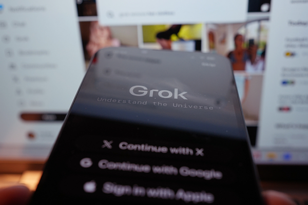 Senadores demócratas piden a Apple y Google retirar X y Grok