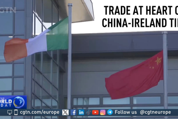 Irlanda busca fortalecer el comercio con China en visita histórica video poster