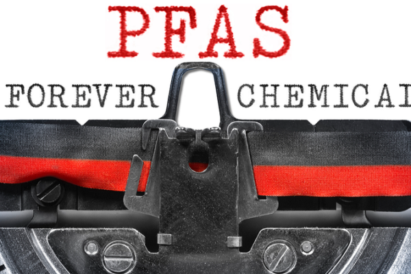 Sensor portátil detecta al instante químicos 'eternos' en el agua