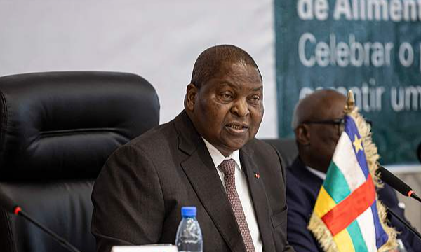 Touadera gana reelección con 76% de votos en República Centroafricana