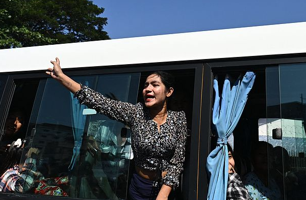 Myanmar_libera_a_miles_de_presos_antes_de_su_Independencia