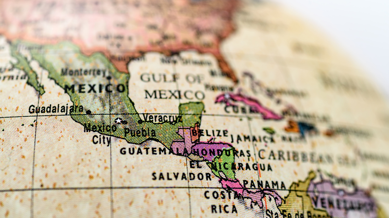 La “Donroe Doctrine” agita la tensión entre EE. UU. y Venezuela video poster