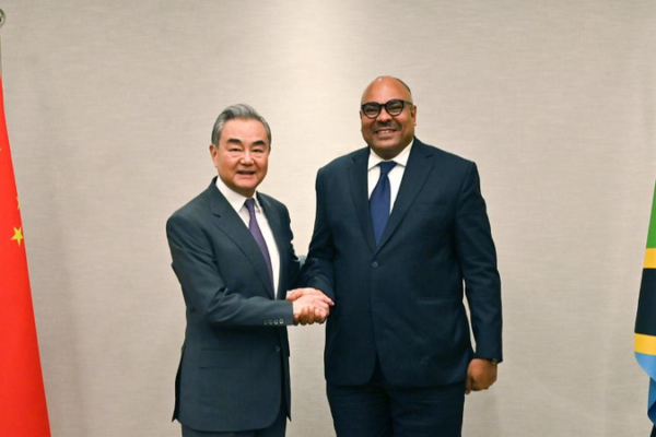 China refuerza lazos con África: nuevas propuestas de Wang Yi