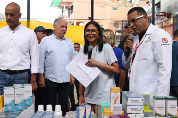 Rodríguez promete liberar a los Maduro tras ataque de EEUU