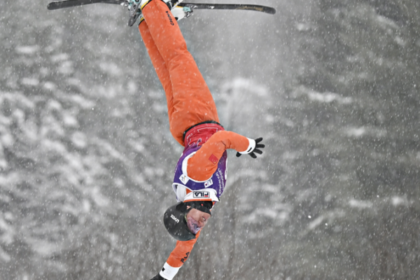Sun Jiaxu se corona en aerials del FIS Freeski World Cup en Canadá