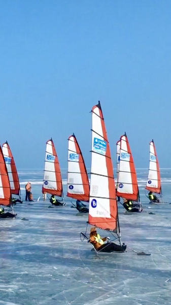 Regata_de_vela_sobre_hielo_en_Xinjiang_impulsa_el_turismo_invernal video poster