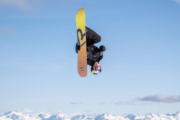 Su_Yiming_consigue_bronce_en_slopestyle_de_Laax_y_llega_potente_a_los_JJOO