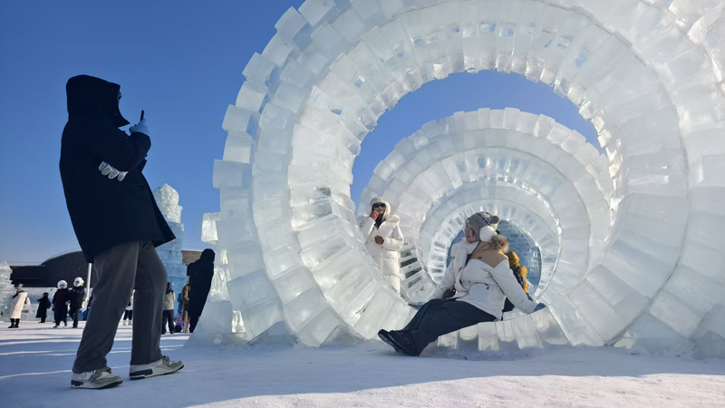 Harbin Ice and Snow World 2026: ¡27ª edición récord a 328 yuanes! video poster