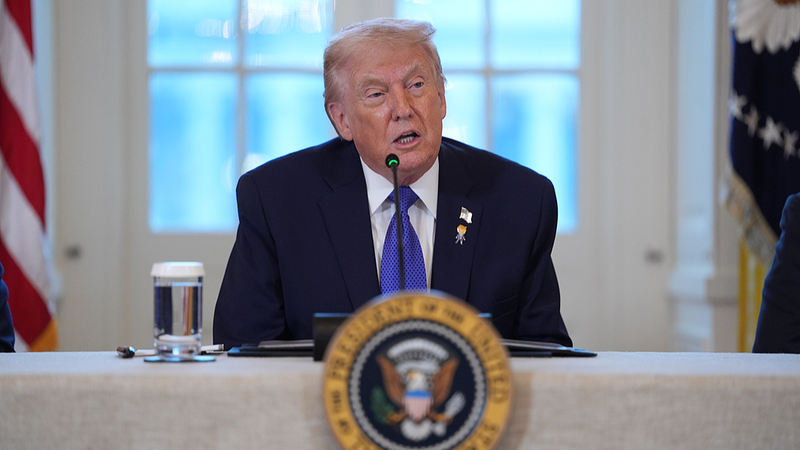 Trump considera opciones de ataque militar contra Irán