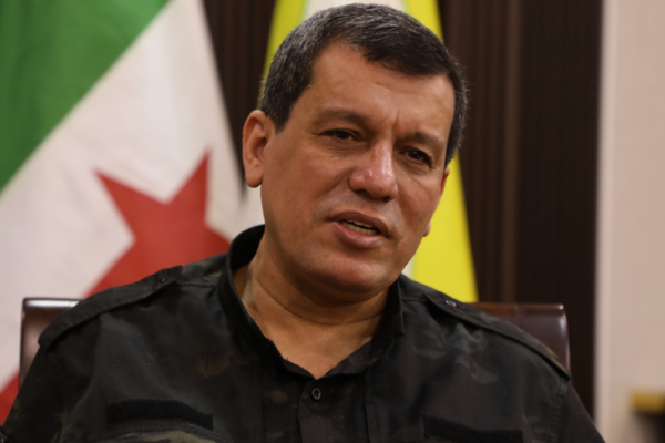 Líder del SDF viaja a Damasco para consolidar acuerdo de cese al fuego